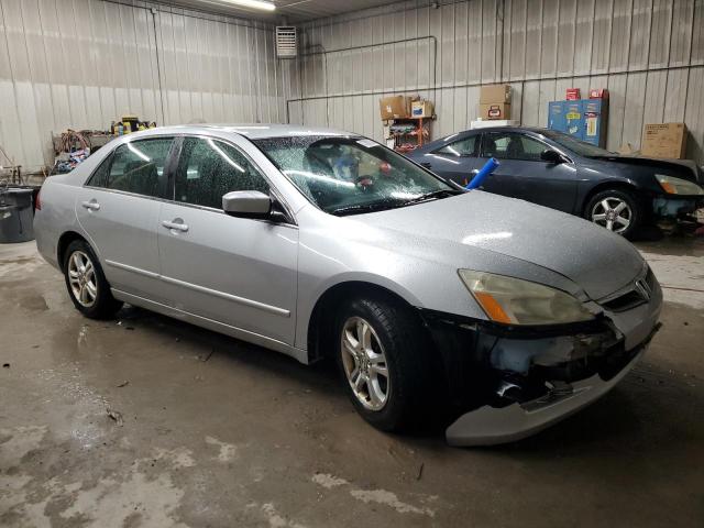 1HGCM56346A107864 - 2006 HONDA ACCORD SE SILVER photo 4