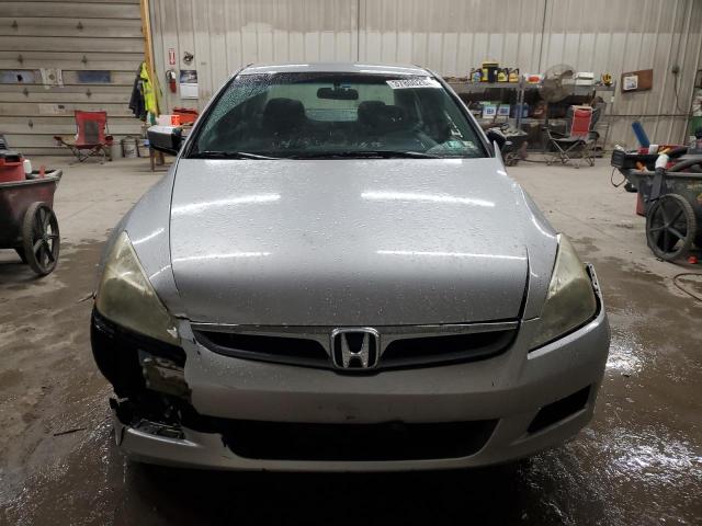 1HGCM56346A107864 - 2006 HONDA ACCORD SE SILVER photo 5