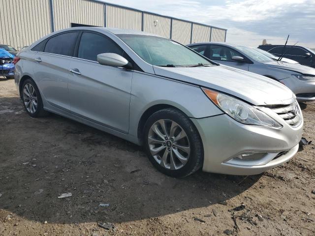 5NPEC4AC9DH564364 - 2013 HYUNDAI SONATA SE SILVER photo 4