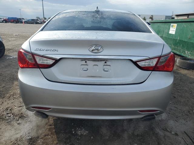 5NPEC4AC9DH564364 - 2013 HYUNDAI SONATA SE SILVER photo 6