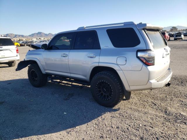 JTEBU5JR3J5587138 - 2018 TOYOTA 4RUNNER SR5/SR5 PREMIUM 银色 照片 2