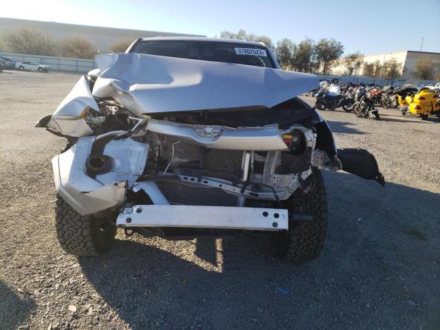 JTEBU5JR3J5587138 - 2018 TOYOTA 4RUNNER SR5/SR5 PREMIUM 银色 照片 5