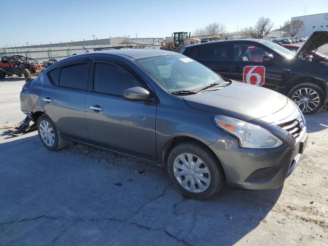 3N1CN7AP0HL814718 - 2017 NISSAN VERSA S GRAY photo 4