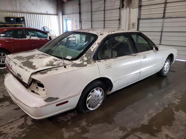 1G3HN52K8W4838441 - 1998 OLDSMOBILE 88 BASE WHITE photo 3