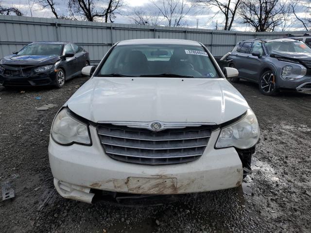 1C3CC5FB8AN135259 - 2010 CHRYSLER SEBRING LIMITED WHITE photo 5