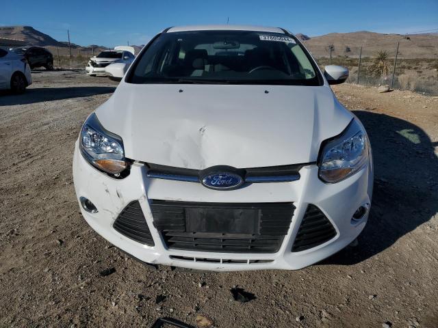 1FADP3K22EL453643 - 2014 FORD FOCUS SE WHITE photo 5