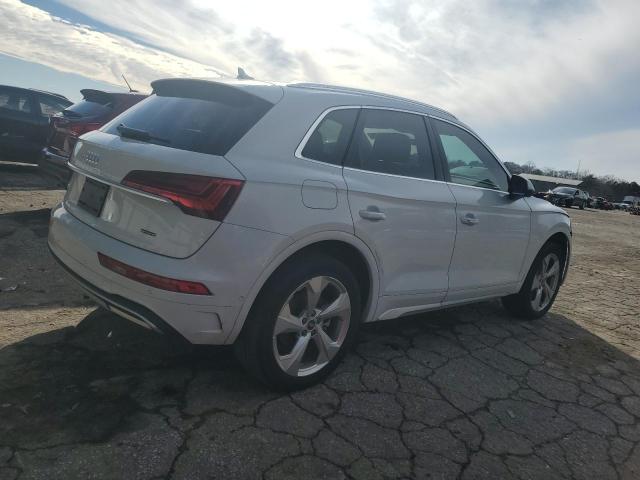 WA1CAAFY8M2111610 - 2021 AUDI Q5 PRESTIGE 白色 照片 3