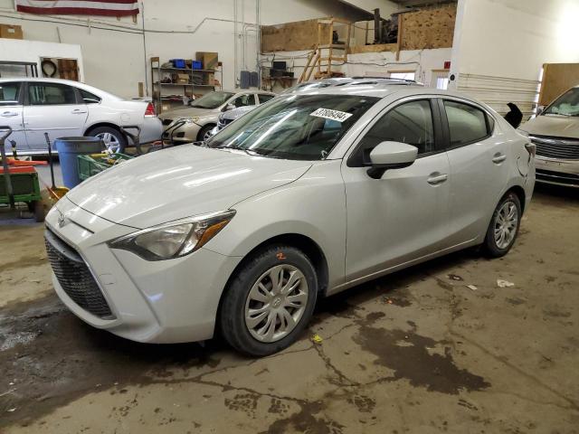 3MYDLBYV1KY522909 - 2019 TOYOTA YARIS L SILVER photo 1