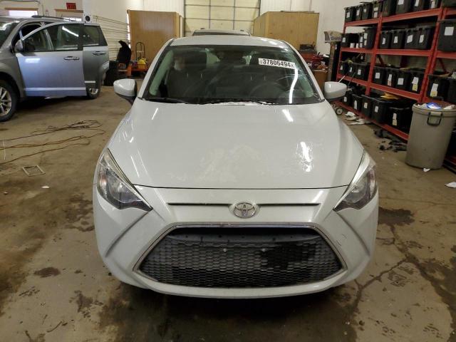 3MYDLBYV1KY522909 - 2019 TOYOTA YARIS L SILVER photo 5