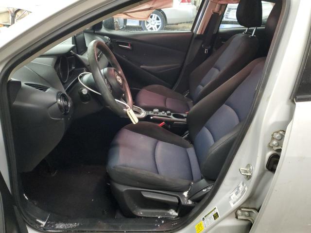 3MYDLBYV1KY522909 - 2019 TOYOTA YARIS L SILVER photo 7