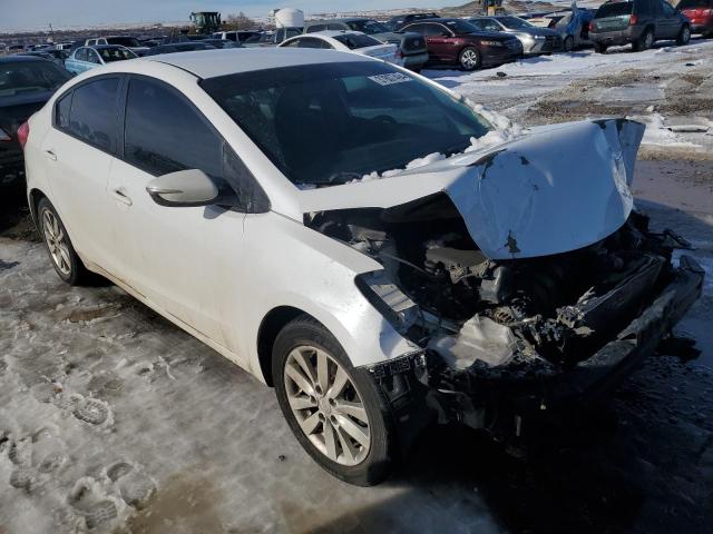 KNAFX4A62E5223017 - 2014 KIA FORTE LX WHITE photo 4