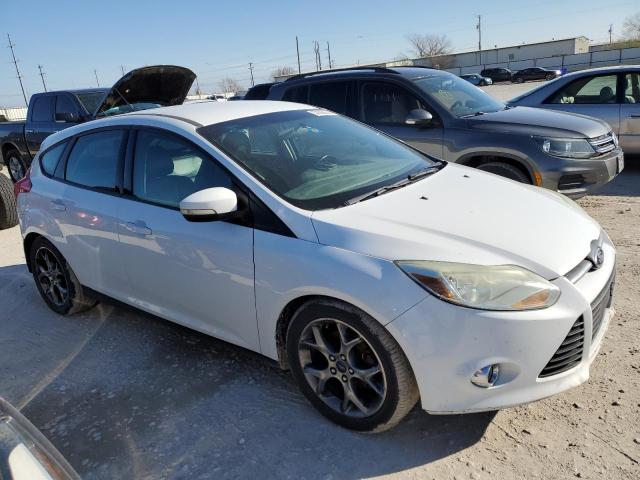 1FADP3K29EL326081 - 2014 FORD FOCUS SE WHITE photo 4