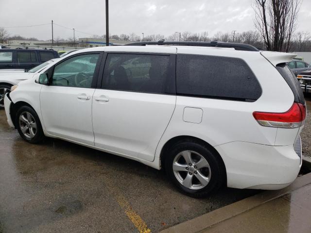 5TDKK3DC2DS399537 - 2013 TOYOTA SIENNA LE WHITE photo 2