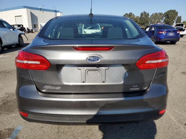 1FADP3FE7JL304613 - 2018 FORD FOCUS SE GRAY photo 6