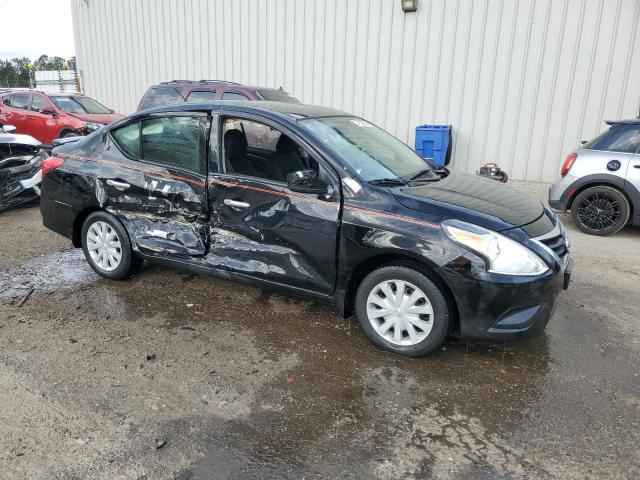 3N1CN7AP1HL893669 - 2017 NISSAN VERSA S BLACK photo 4