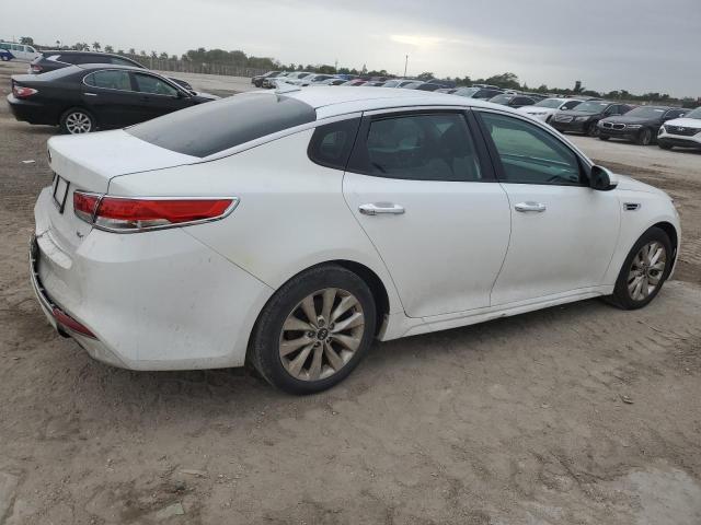 5XXGU4L36GG006295 - 2016 KIA OPTIMA EX WHITE photo 3