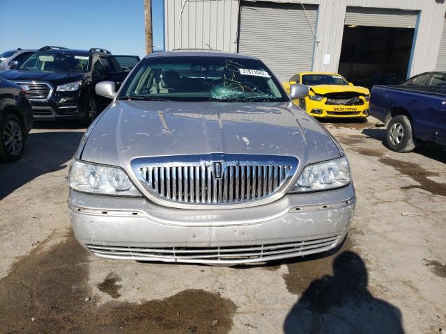 2LNHM82VX9X633095 - 2009 LINCOLN TOWN CAR SIGNATURE LIMITED SILVER photo 5