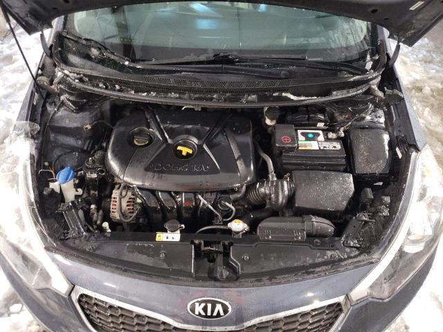 KNAFX4A6XF5269972 - 2015 KIA FORTE LX BLUE photo 11