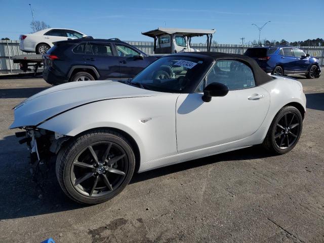 JM1NDAC76H0120471 - 2017 MAZDA MX-5 MIATA CLUB WHITE photo 1