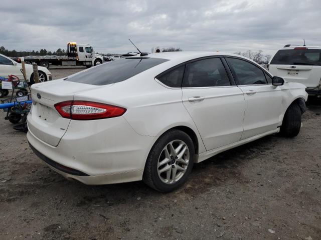 3FA6P0H78GR272335 - 2016 FORD FUSION SE WHITE photo 3