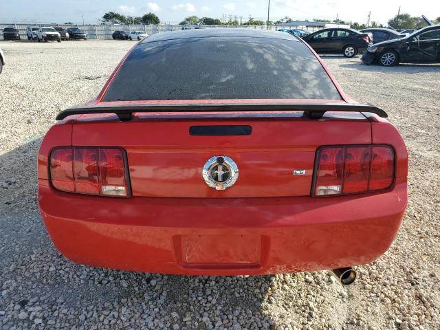 1ZVFT80NX55132248 - 2005 FORD MUSTANG RED photo 6