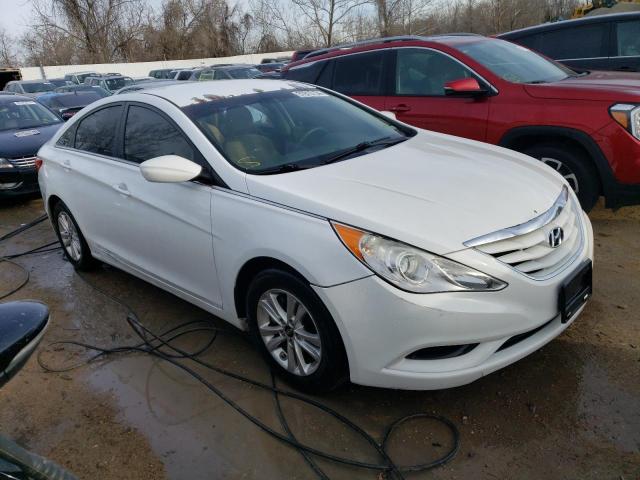 5NPEB4AC4DH663712 - 2013 HYUNDAI SONATA GLS WHITE photo 4