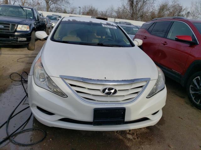 5NPEB4AC4DH663712 - 2013 HYUNDAI SONATA GLS WHITE photo 5