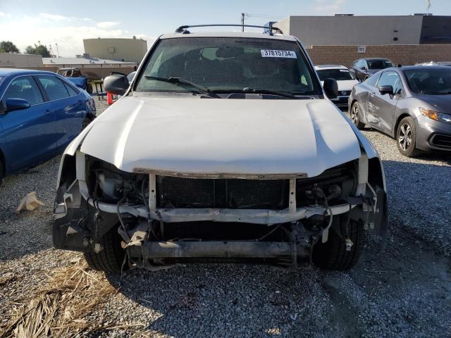 1GKDT13S542232765 - 2004 GMC ENVOY WHITE photo 5