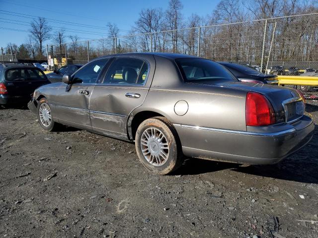 1LNHM81W34Y674090 - 2004 LINCOLN TOWN CAR EXECUTIVE GRAY photo 2