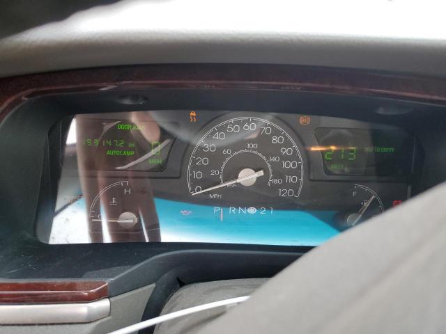 1LNHM81W34Y674090 - 2004 LINCOLN TOWN CAR EXECUTIVE GRAY photo 9