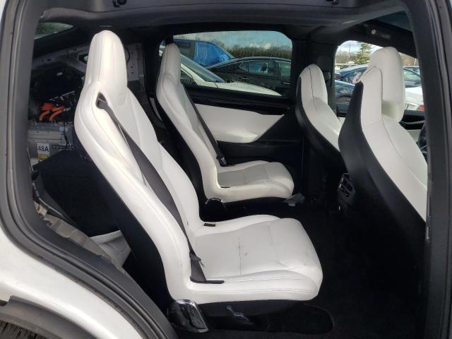 5YJXCBE26KF151263 - 2019 TESLA MODEL X WHITE photo 11