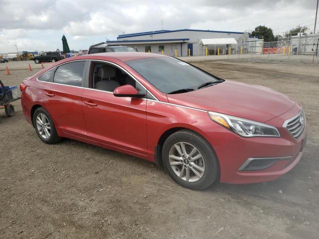 5NPE24AF2HH441668 - 2017 HYUNDAI SONATA SE RED photo 4