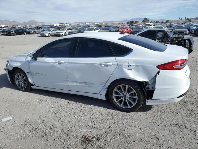 3FA6P0HD1HR343477 - 2017 FORD FUSION SE WHITE photo 2