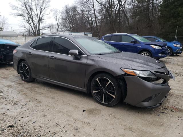 4T1B61HK9JU132490 - 2018 TOYOTA CAMRY XSE GRAY photo 4