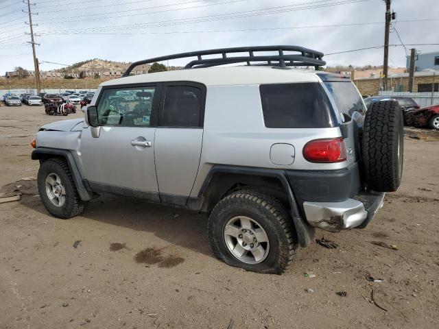 JTEBU11FX8K053211 - 2008 TOYOTA FJ CRUISER SILVER photo 2