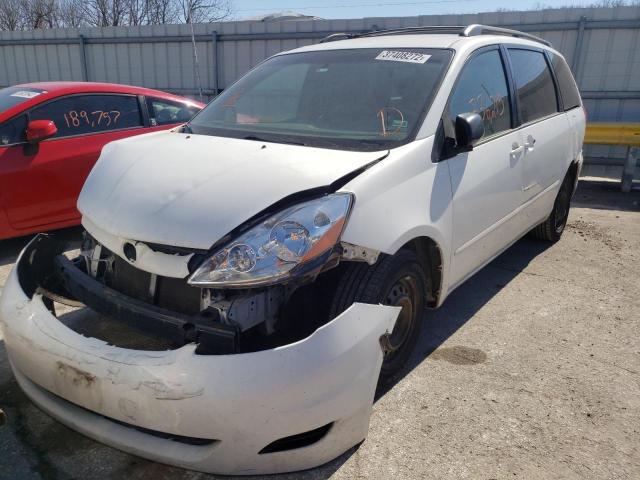 5TDZK23C18S178897 - 2008 TOYOTA SIENNA CE WHITE photo 2