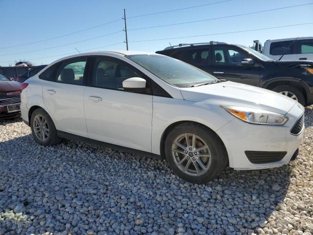 1FADP3FE3JL223124 - 2018 FORD FOCUS SE WHITE photo 4