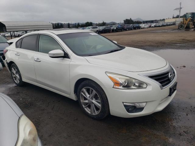 1N4AL3AP0EN226113 - 2014 NISSAN ALTIMA 2.5 WHITE photo 4