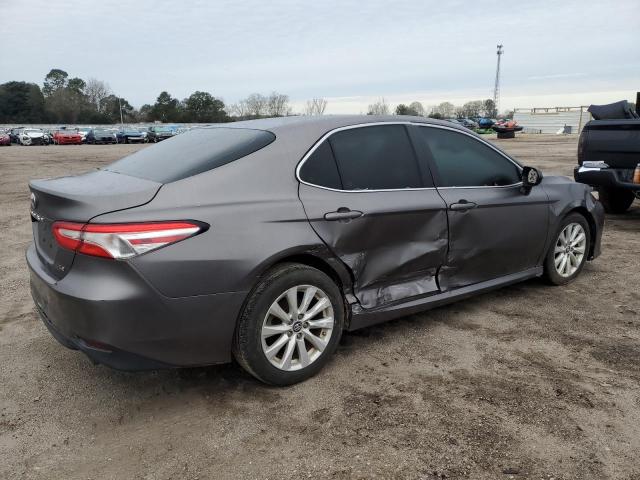 4T1B11HK1JU642637 - 2018 TOYOTA CAMRY L GRAY photo 3