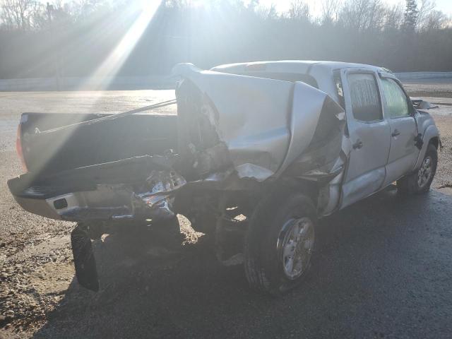 3TMJU62N28M070788 - 2008 TOYOTA TACOMA DOUBLE CAB PRERUNNER SILVER photo 3