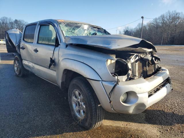 3TMJU62N28M070788 - 2008 TOYOTA TACOMA DOUBLE CAB PRERUNNER SILVER photo 4