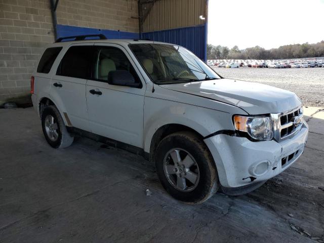 1FMCU0DGXBKC30575 - 2011 FORD ESCAPE XLT WHITE photo 4