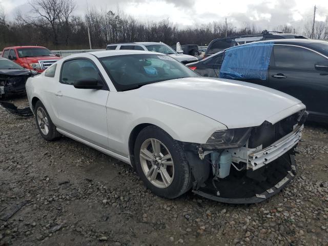 1ZVBP8AM4E5319221 - 2014 FORD MUSTANG WHITE photo 4