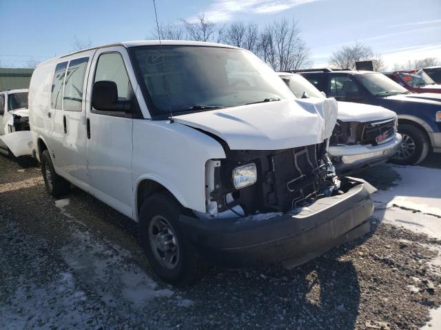 1GCWGFBA9E1115700 - 2014 CHEVROLET EXPRESS G2 WHITE photo 4