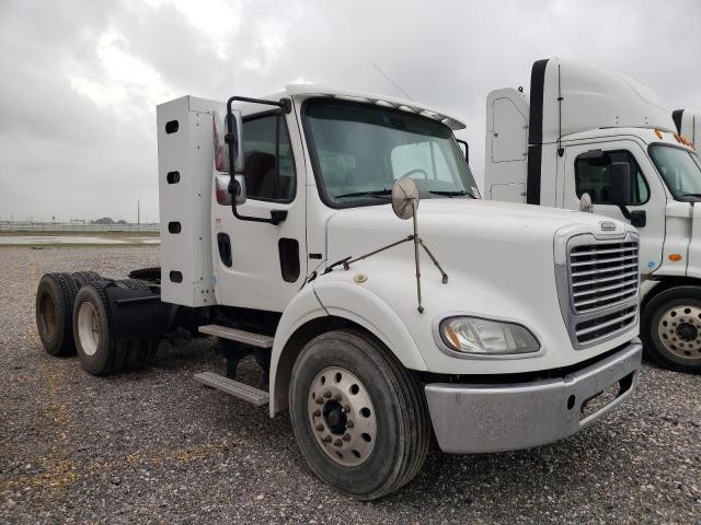 1FUJC5DX3DHFB5136 - 2013 FREIGHTLINER M2 112 MEDIUM DUTY WHITE photo 1