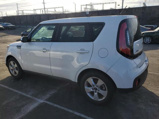 KNDJN2A29H7494752 - 2017 KIA SOUL WHITE photo 2