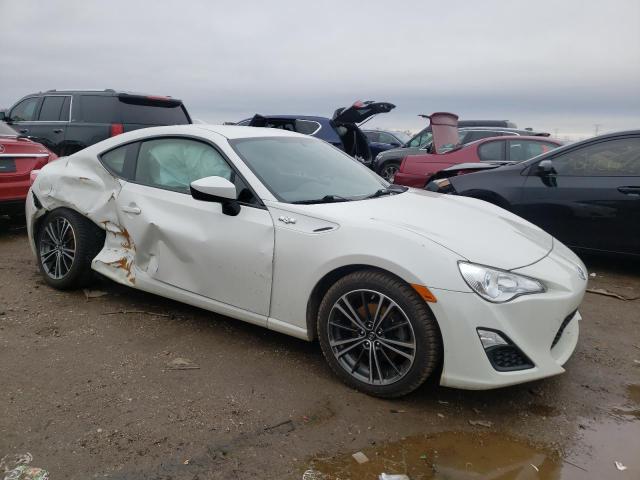 JF1ZNAA1XG8705296 - 2016 TOYOTA SCION FR-S WHITE photo 4