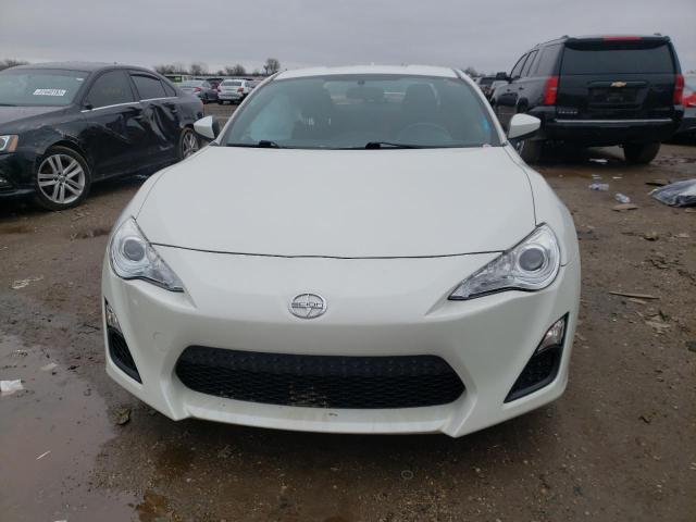 JF1ZNAA1XG8705296 - 2016 TOYOTA SCION FR-S WHITE photo 5