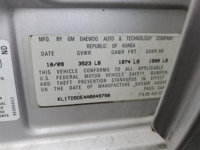 KL1TD5DE4AB049798 - 2010 CHEVROLET AVEO LS 银色 照片 12