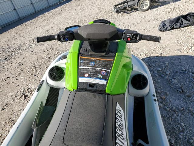 YAMA0555B121 - 2021 MAHINDRA AND MAHINDRA TR20 Екі түсті фото 5